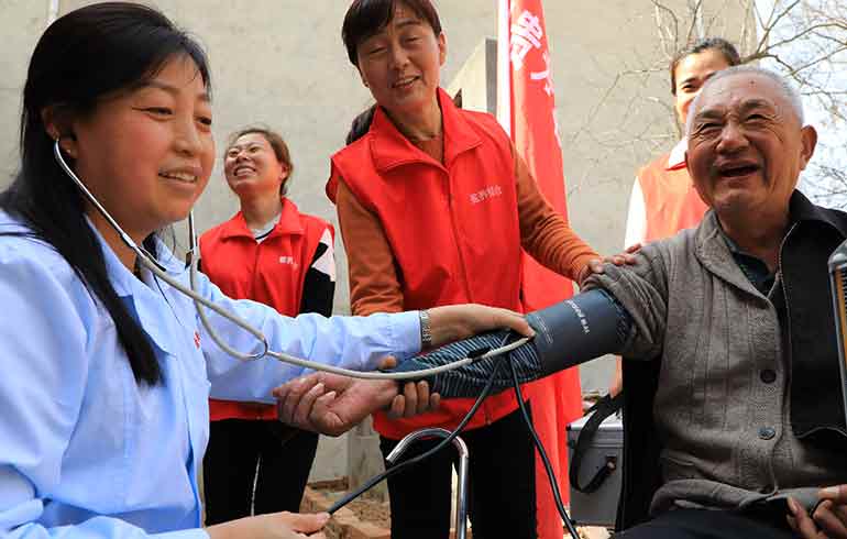 致敬偉大改革｜對話40年，講述身邊的健康故事39—免疫規劃40年，撐起健康保護傘