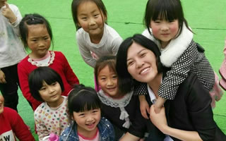 “我可以叫你媽媽嗎？”——一位基層女代表和她的希望小學