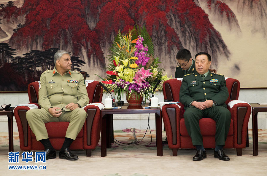  3月16日，中央軍委副主席范長龍會見來訪的巴基斯坦陸軍參謀長巴杰瓦。   新華社記者琚振華攝
