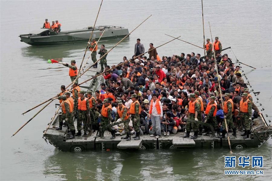 （圖文互動）（6）為了“中國號”巨輪揚帆遠航——中國共產黨領導下的人民軍隊忠于祖國、服務人民啟示錄
