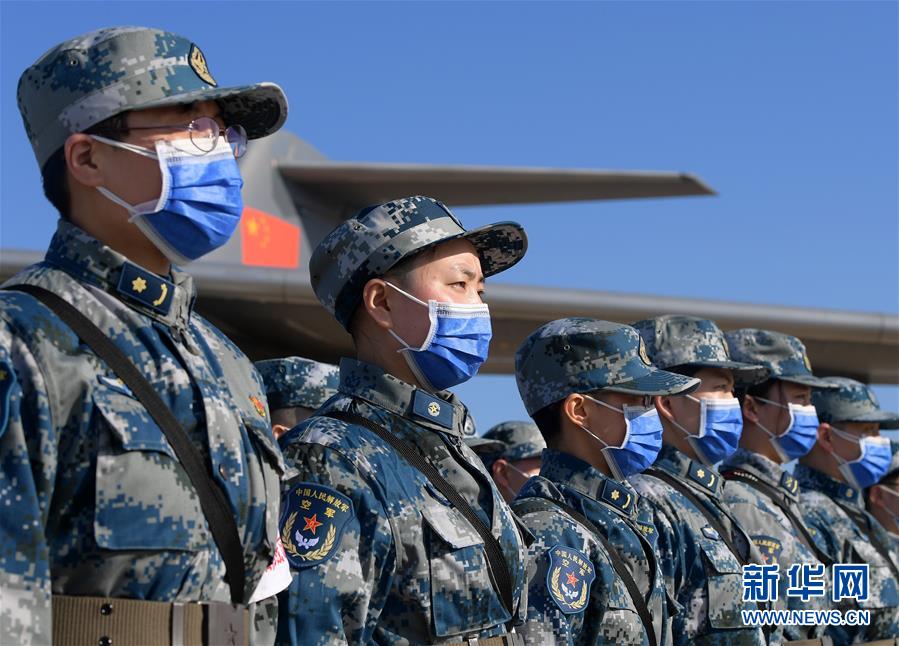 （聚焦疫情防控·圖文互動）（10）空軍第四次向武漢大規?？者\醫療隊員和物資