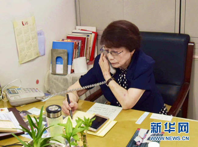 老年生活精力都放在教育上，健康秘訣是保持學習，簡單生活。