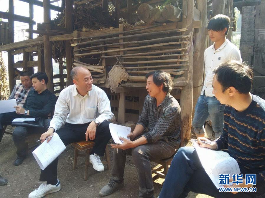 （新華全媒頭條·十九大特別報道·圖文互動）（12）再塑黨的形象的偉大工程——中國共產黨自身建設的五年探索之路