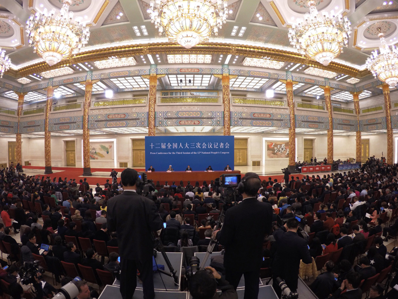 3月15日，國務院總理李克強在北京人民大會堂與中外記者見面，并回答記者提問。 新華社記者陳曄華攝