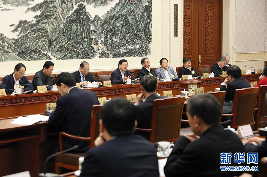 12月23日，十二屆全國人大常委會第三十一次會議舉行分組會議，審議監察法草案二次審議稿等。張德江委員長參加審議。 新華社記者劉衛兵攝