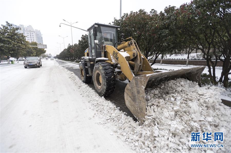（新華全媒頭條）（9）雨雪冰凍中，他們奮力前行——基層黨員干群抗擊冰雪災害紀實