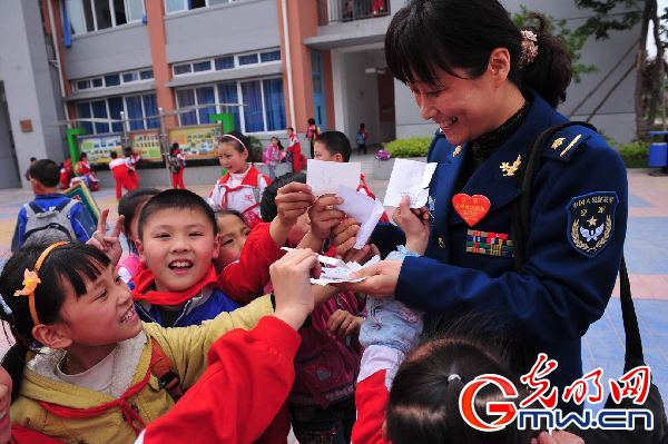 【我和軍隊的不解之緣】“先是軍人，才是媽媽”