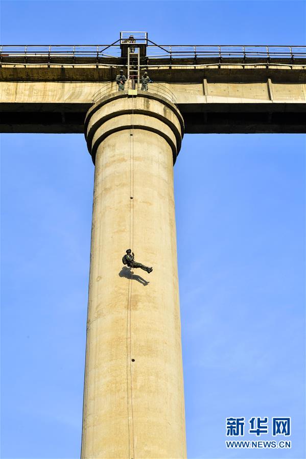 (圖文互動)(3)一切為了實戰——武警部隊“巔峰”特戰比武競賽現場見聞