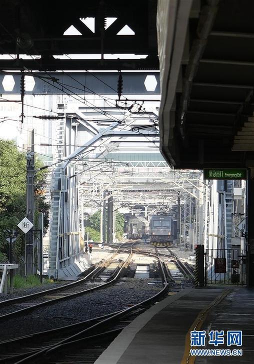 （圖文互動）（5）四十年、一扇窗——兩地值守者眼中的羅湖橋