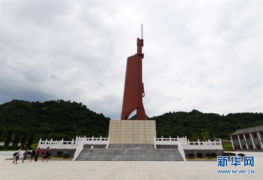 （壯麗70年·奮斗新時代——記者再走長征路·圖文互動）（2）他們，找到了3000多個紅軍烈士的名字