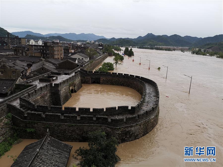 （關注“利奇馬”·圖文互動）（3）古城洪災 八方馳援——洪水災害下的浙江臨?，F場目擊