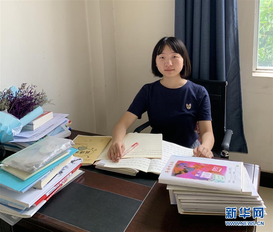 （在習近平新時代中國特色社會主義思想指引下——新時代新作為新篇章·總書記關心的百姓身邊事·圖文互動)（2）“我走進大山，是為了讓你走出大山”——大學生支教故事