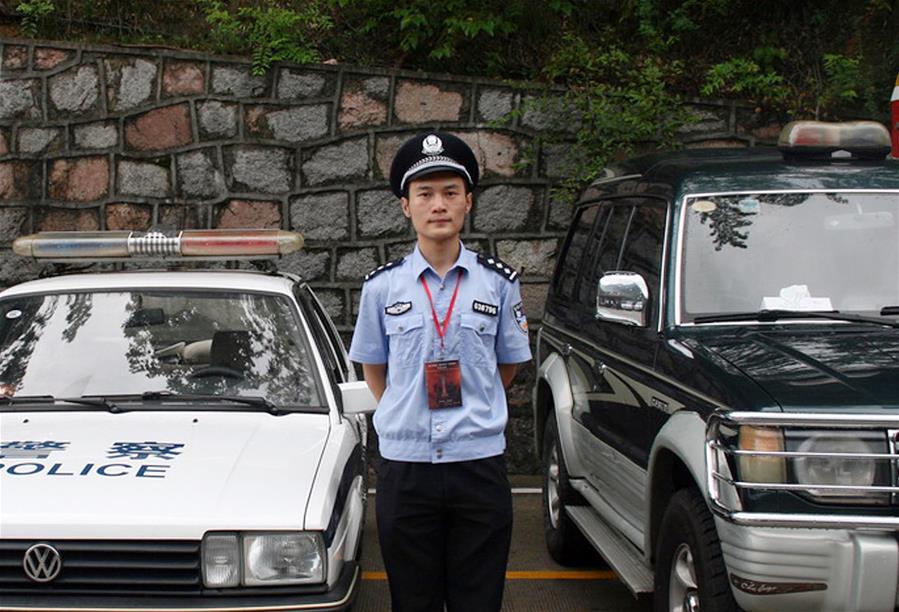 （為了民族復興·英雄烈士譜·圖文互動）張寧海：“請跟我走，我來為大家照亮……”