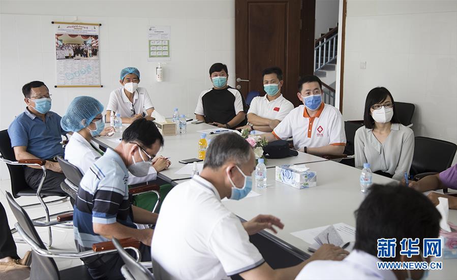 （國際疫情·圖文互動）（2）“工作忙碌又細致，經驗豐富又專業”——一名柬埔寨青年眼中的中國援柬抗疫醫療專家組