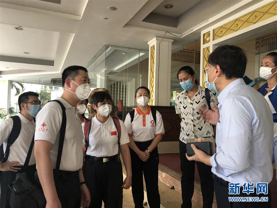 （國際疫情·圖文互動）（6）“工作忙碌又細致，經驗豐富又專業”——一名柬埔寨青年眼中的中國援柬抗疫醫療專家組