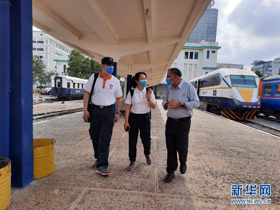 （國際疫情·圖文互動）（8）“工作忙碌又細致，經驗豐富又專業”——一名柬埔寨青年眼中的中國援柬抗疫醫療專家組