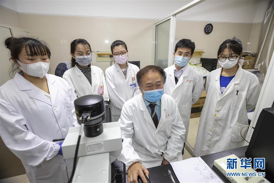 （代表委員履職·圖文互動）（1）“履職與行醫，都要精益求精”——全國政協委員吳煥淦履職記