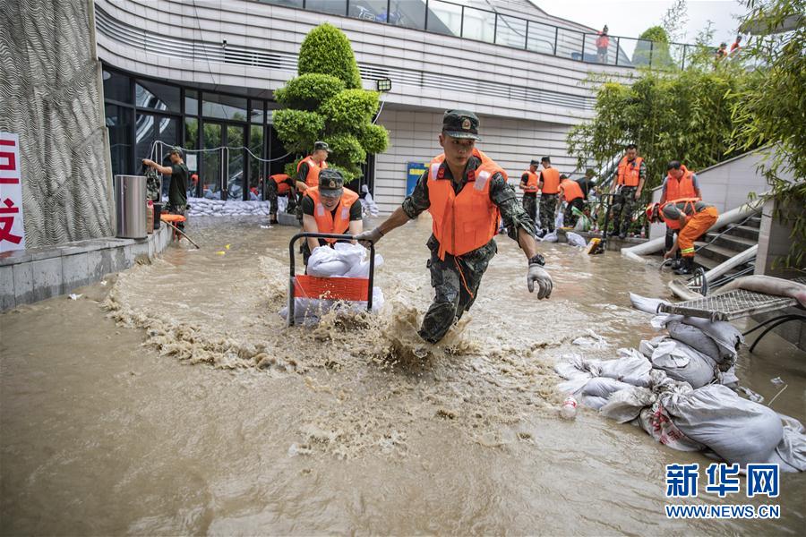 （防汛抗洪·圖文互動）（4）筑起防大汛的堅強防線——重慶防御長江、嘉陵江過境洪峰現場記錄