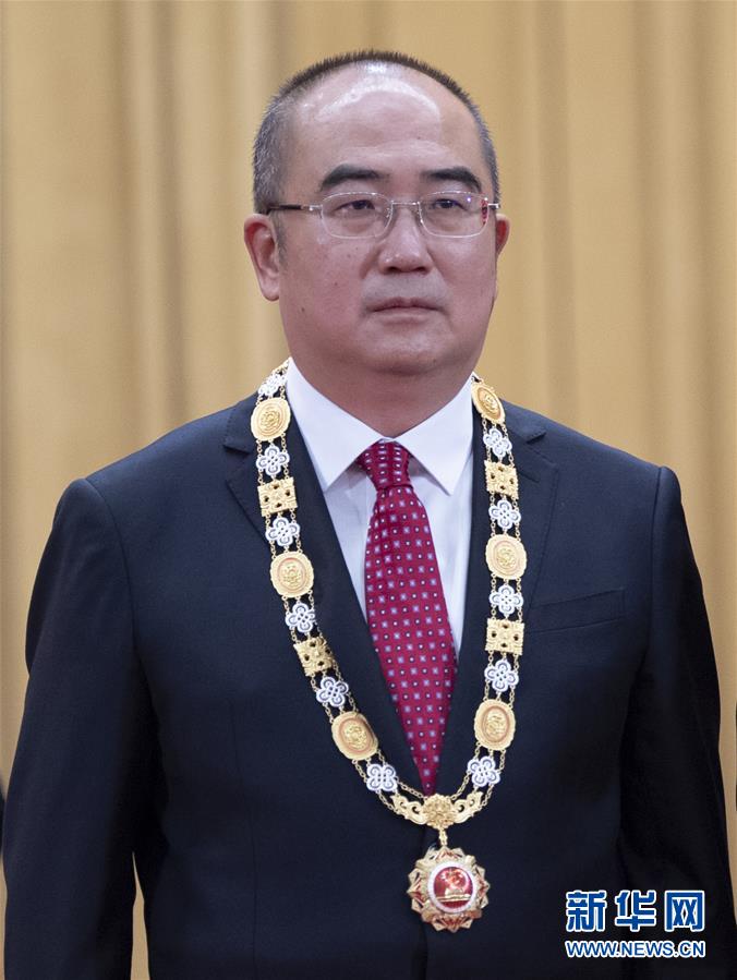 （抗疫先進事跡·圖文互動）（1）張定宇：疫情“暴風眼”里，“漸凍”之軀與時間賽跑