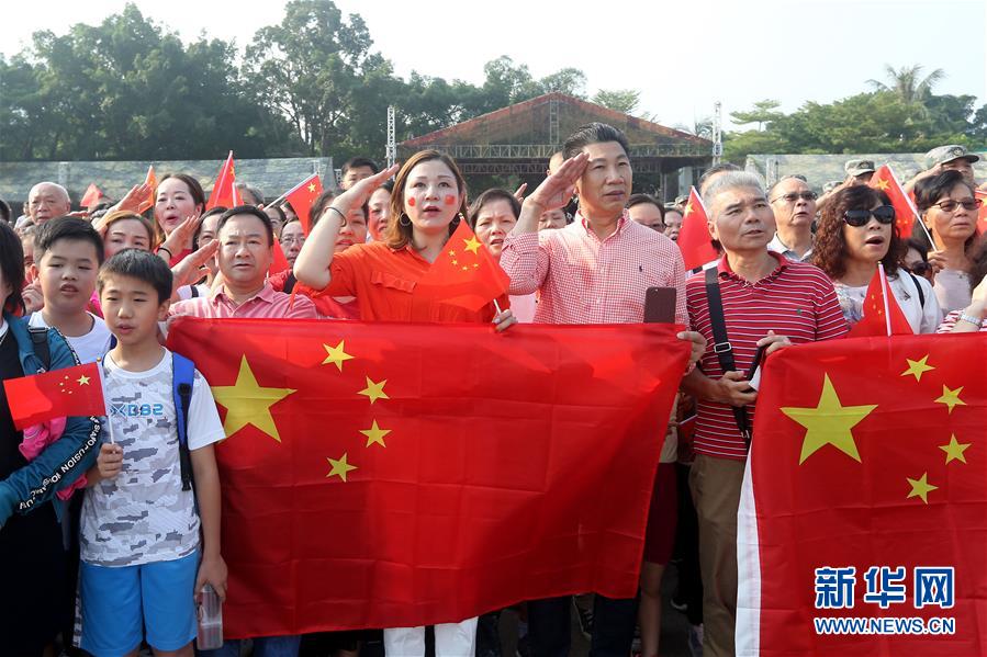 （圖文互動）（1）“我和我的祖國，一刻也不能分割”——解放軍駐香港部隊與市民共同慶祝國慶70周年見聞