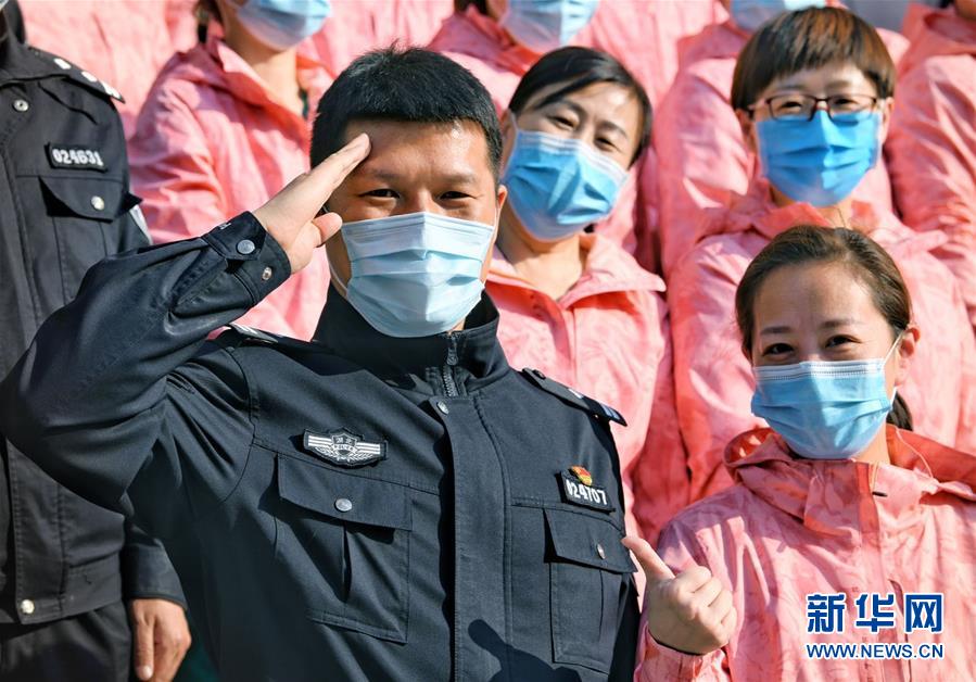 （習近平致敬的戰“疫”英雄·公安干警篇·圖文互動）（1）他們，抗疫一線鑄警魂