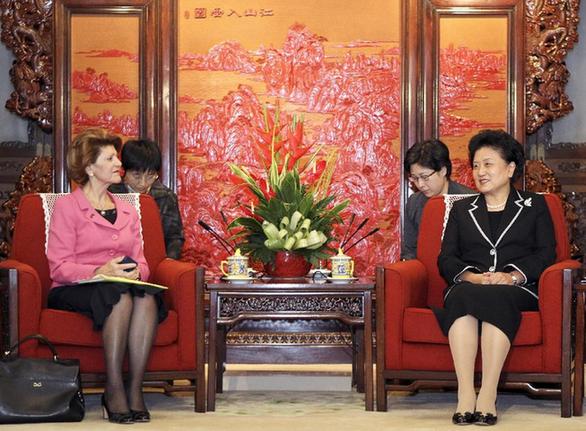 劉延東會見歐盟委員會教育、文化、語言多樣性及青年事務委員瓦西利烏