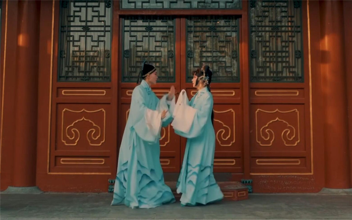 如花美眷，似水流年，說的是戲中詞，道的是人間情