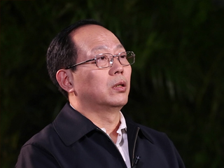 如何發展壯大體育產業？