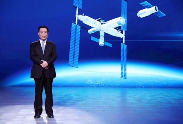將要建造的空間站基本構型有三個艙，構成英文T字型