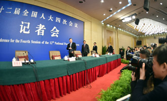 尚福林、劉士余、項俊波等步入會場