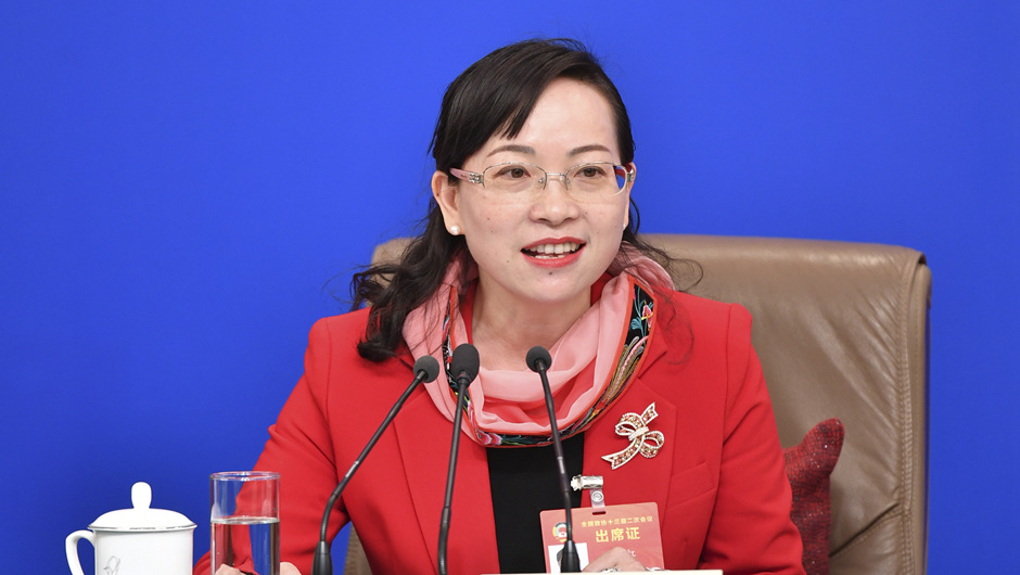 全國政協委員、湖南省湘西土家族苗族自治州政協副主席 石紅