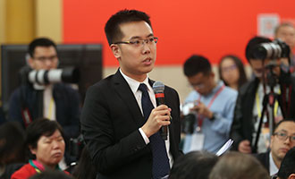 中央電視臺、中國國際電視臺記者提問