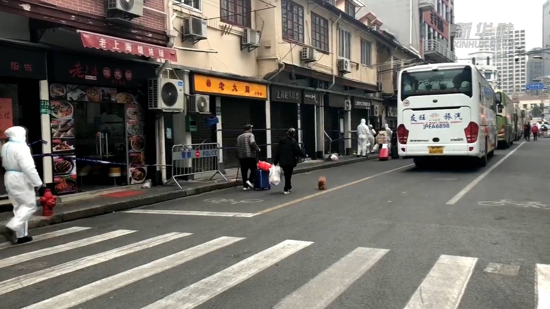 居民隔離可以帶寵物了，暖心！