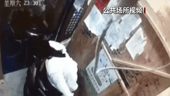 電梯內突發自燃 電動車進樓怎么禁？ 發現電瓶車有起火苗頭應立刻撤離