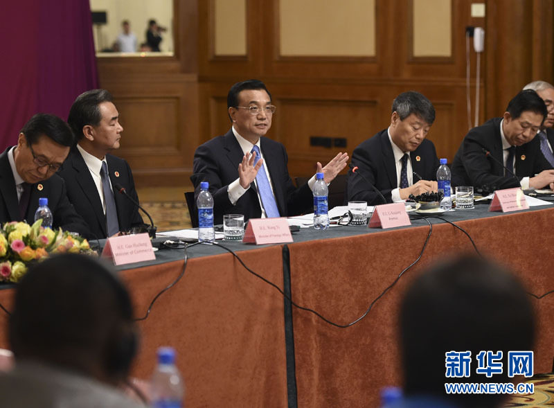  5月6日，中國國務院總理李克強在埃塞俄比亞首都亞的斯亞貝巴出席中非經貿人文座談會。 新華社記者 李學仁 攝 