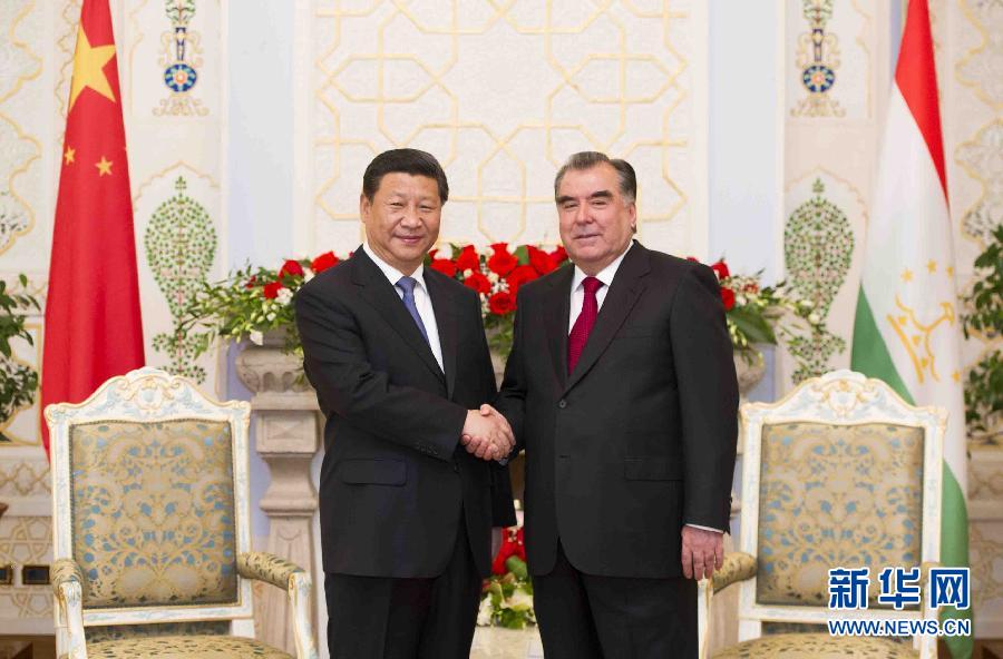9月13日，國家主席習近平在杜尚別同塔吉克斯坦總統拉赫蒙舉行會談。 新華社記者黃敬文攝 