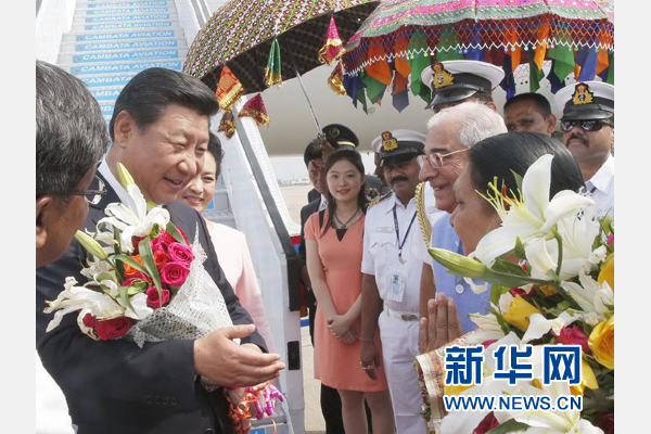 9月17日，國家主席習近平抵達古吉拉特邦艾哈邁達巴德市，開始對印度進行國事訪問。 新華社記者 鞠鵬 攝