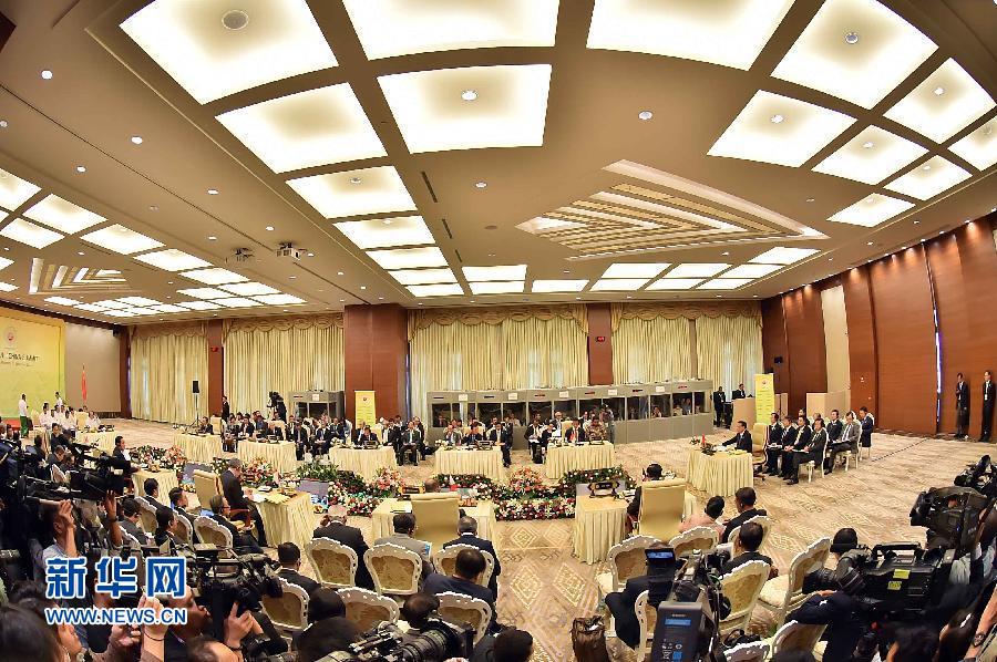 11月13日，中國國務院總理李克強在緬甸內比都出席第17次中國－東盟（10+1）領導人會議。 新華社記者 李濤 攝