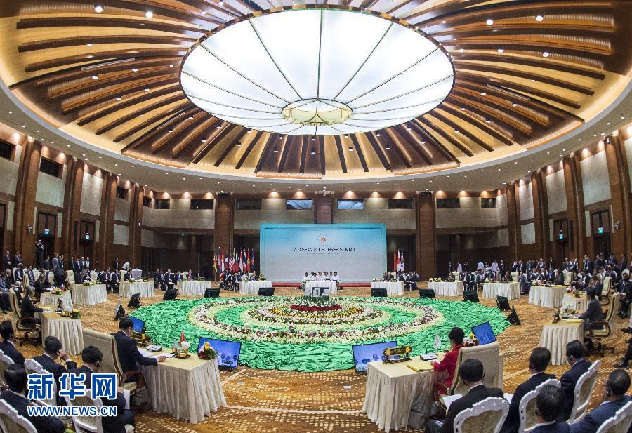 11月13日，中國國務院總理李克強在緬甸首都內比都出席第17次東盟與中日韓（10+3）領導人會議。 新華社記者 王曄 攝