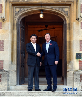 10月22日，國家主席習近平在契克斯首相鄉間別墅同英國首相卡梅倫再次會晤。 新華社記者 饒愛民 攝