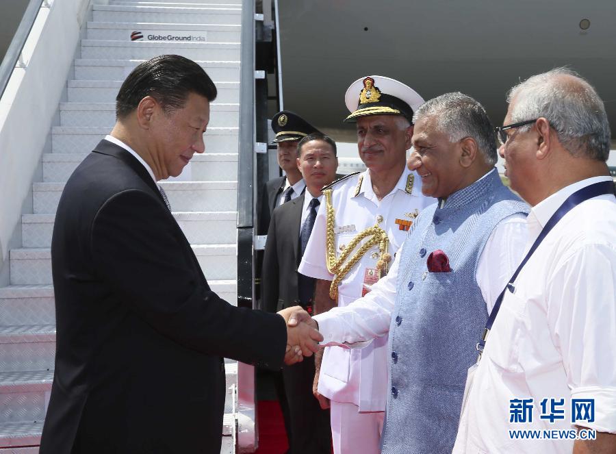 10月15日，國家主席習近平抵達印度果阿，應印度總理莫迪邀請，出席金磚國家領導人第八次會晤。 新華社記者蘭紅光攝 