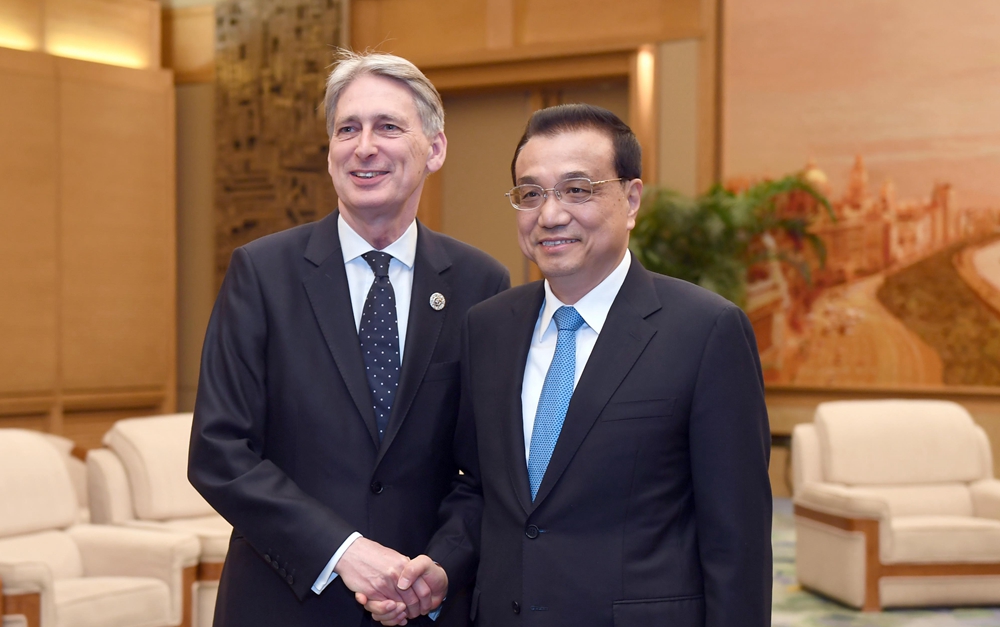 李克強會見英國首相特使、財政大臣哈蒙德